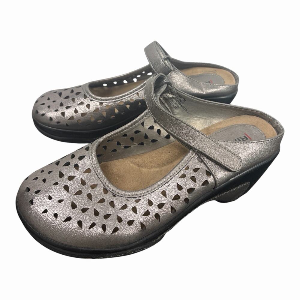 Rialto Vienna Womens 7M Pewter Metallic Laser Cut Mary Jane Wedge Clogs